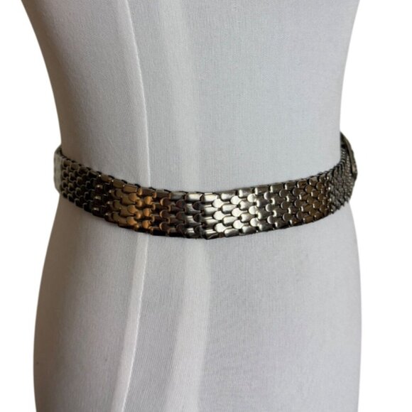 Retro Mermaid Scale Stretch Belt Size L to XL Silver Floral Buckle VTG 80s Cinch - Picture 3 of 13